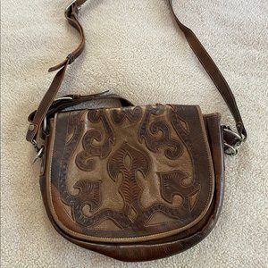 Crossbody Western-style satchel. Great for concerts and festivals!